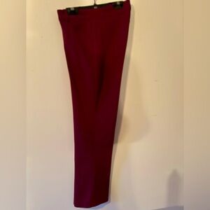 Ellen Tracy Company Soft Knit Jeans in Wine. Size6. Like New! 5 Pockets.